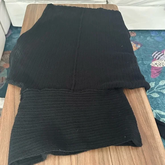 Chic Off-Shoulder Black Sweater - Picture 5 of 5